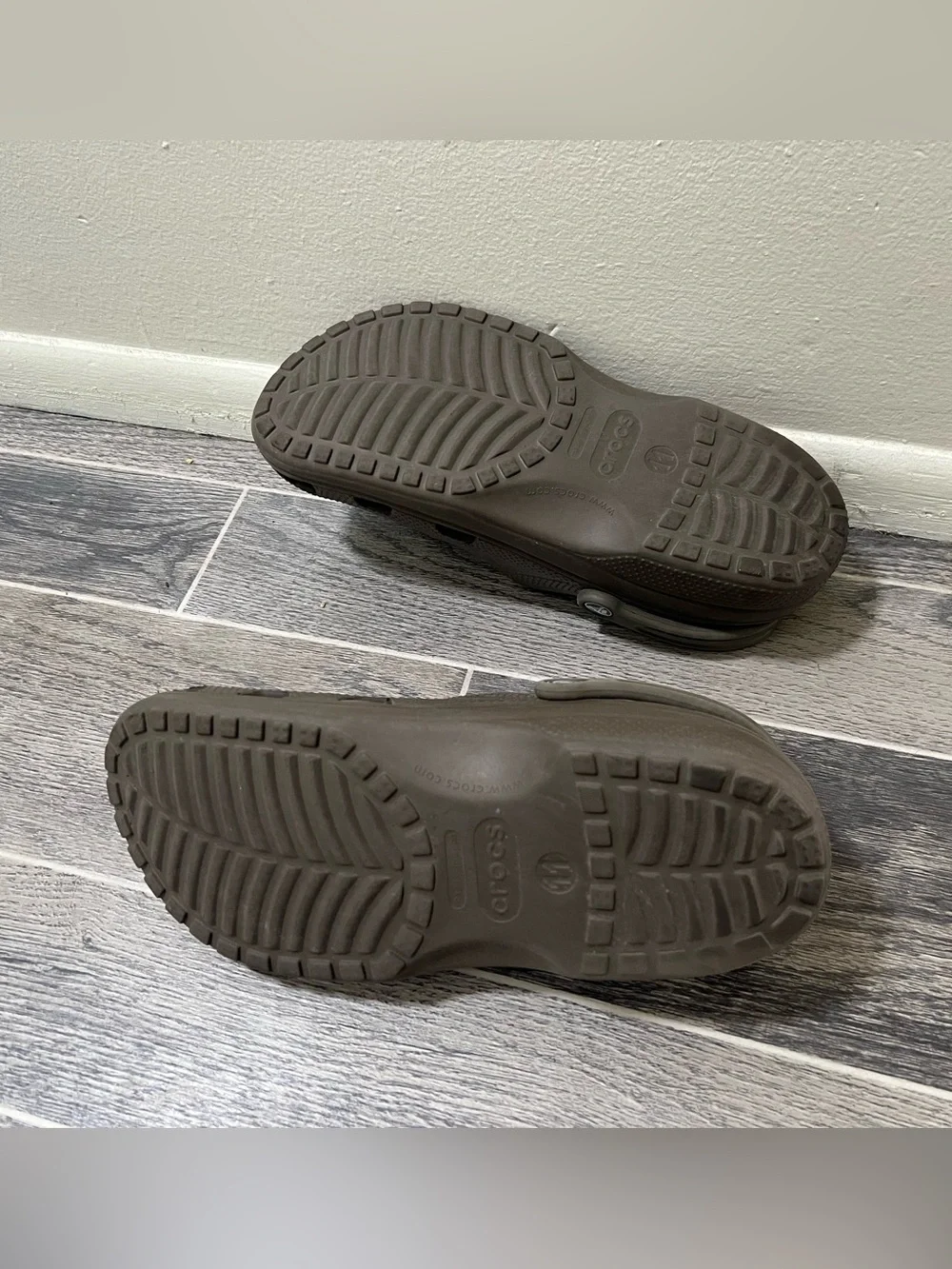 Brown Crocs men’s 11